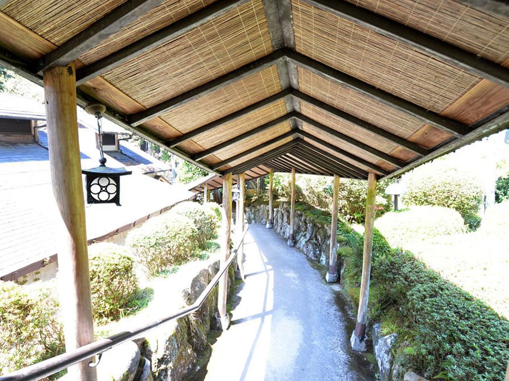 Отель Akame Onsen Yamanoyu Yumoto Akame Sansuien Nabari Экстерьер фото