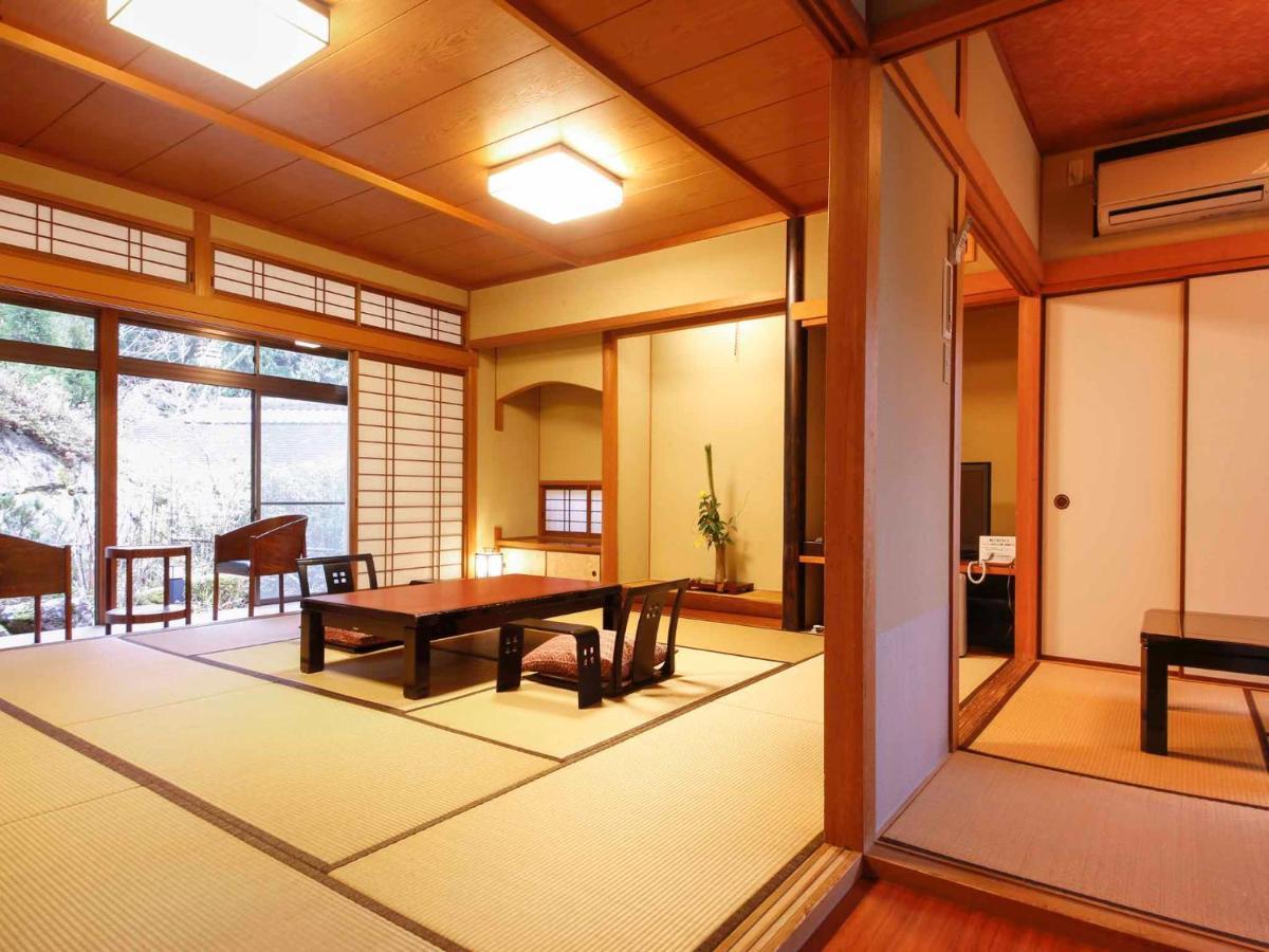 Отель Akame Onsen Yamanoyu Yumoto Akame Sansuien Nabari Экстерьер фото